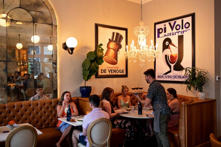 Dining Room at Félix